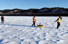 大連中睿冰水雷達成功獲取高精度河流連續冰厚水深圖像 大連中睿冰水雷達成功獲取高精度河流連續冰厚水深圖像