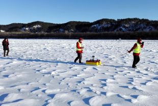 大連中睿冰水雷達成功獲取高精度河流連續冰厚水深圖像 大連中睿冰水雷達成功獲取高精度河流連續冰厚水深圖像
